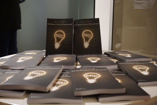 Het boek-How to Create a Risk-Aware Culture & Empowerment